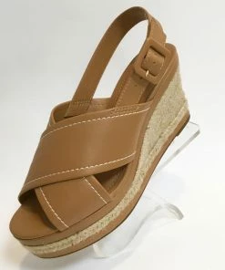 Fabulous Shoes Cute Brown Wedge