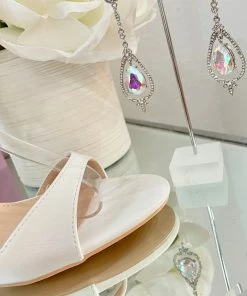 Fabulous Shoes Classy White Heel