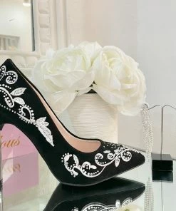Fabulous Shoes Black Detailed Pumps