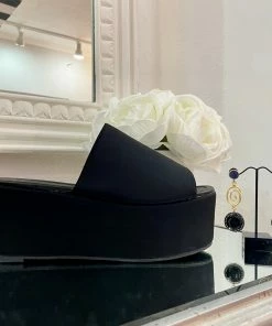 Fabulous Shoes Black Platforms Wedges