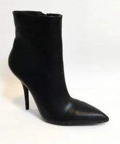 Fabulous Shoes Black Sophisticated Attraction Boots