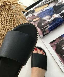 Fabulous Shoes Black Chic Sandals