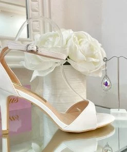 Fabulous Shoes Classy White Heel